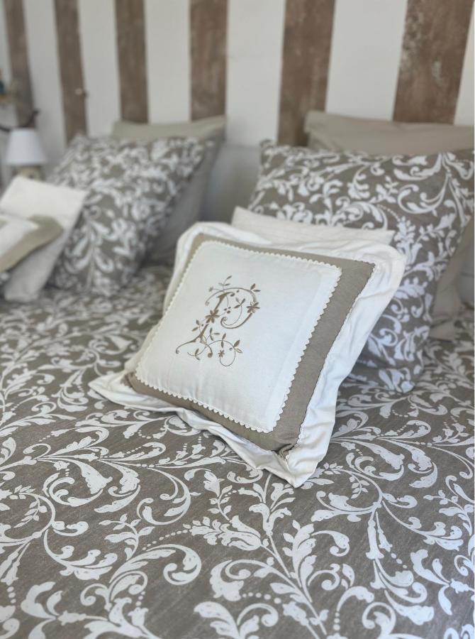 Chambres A La Maison Hermitage Aincourt Exterior photo