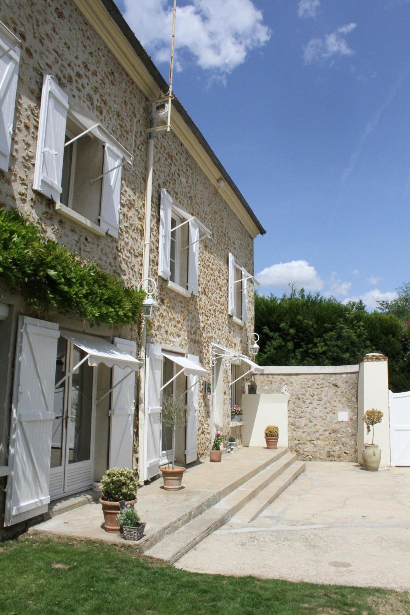 Chambres A La Maison Hermitage Aincourt Exterior photo