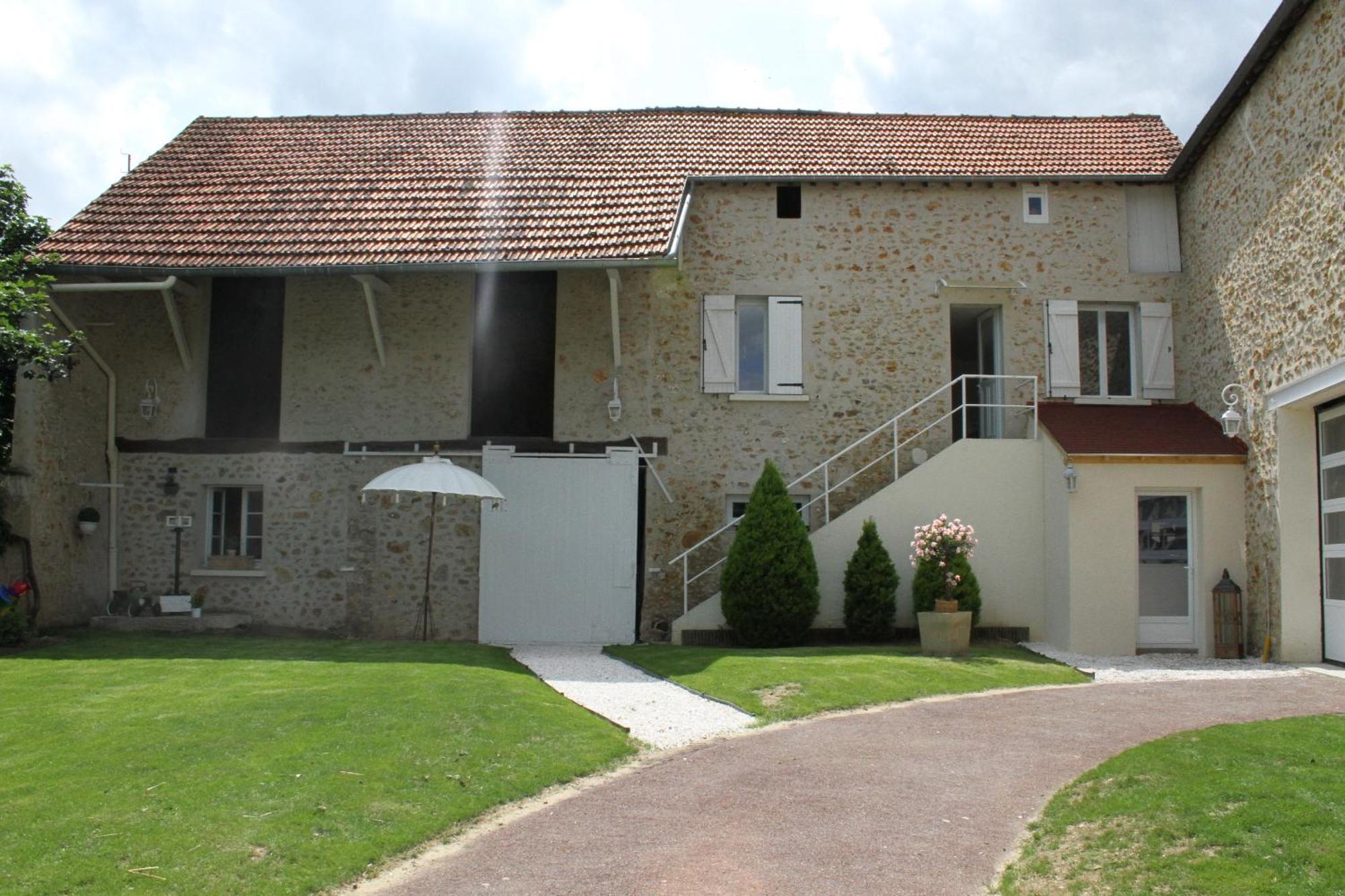 Chambres A La Maison Hermitage Aincourt Exterior photo